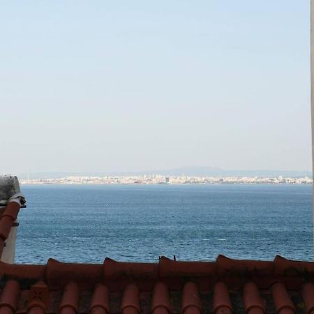 Two Bedroom Apt In Historic Location! Close To The River Lisbon Bagian luar foto