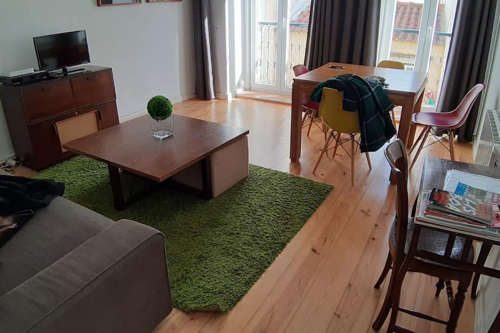 Two Bedroom Apt In Historic Location! Close To The River Lisbon Bagian luar foto