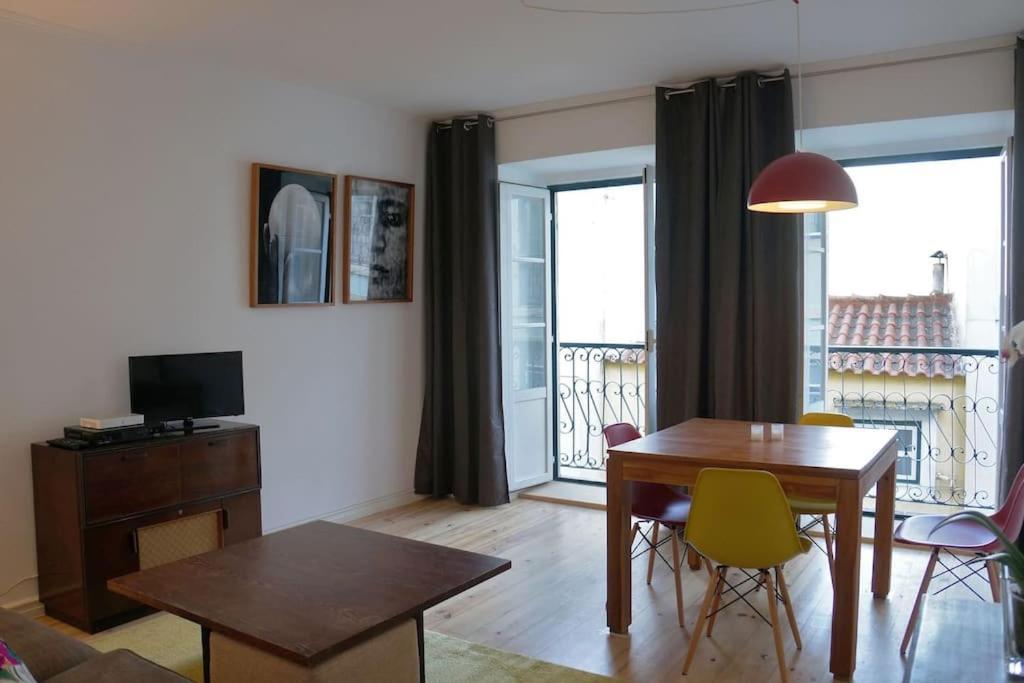 Two Bedroom Apt In Historic Location! Close To The River Lisbon Bagian luar foto